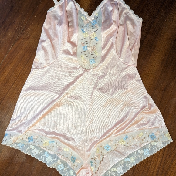 Vanity Fair Vintage Playsuit - Picture 8 of 8